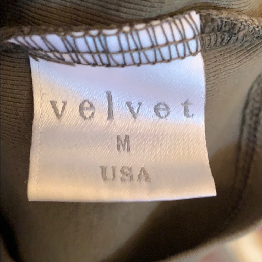 💃Velvet Tee - Picture 3 of 3